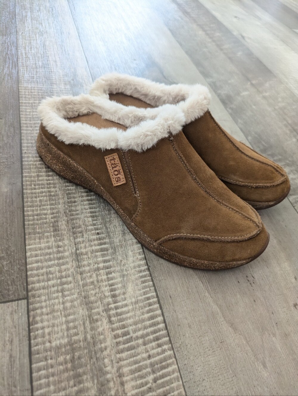 Taos Womens Size 10 Future Tan Suede Faux Fur Shearling Clogs Mules Shoes